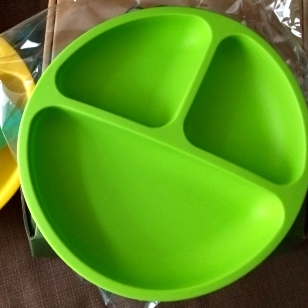 WeeSprout Silicone Divided Plates for Babies & Toddlers 100% Food-Grade Set of 3 - Picture 8 of 16